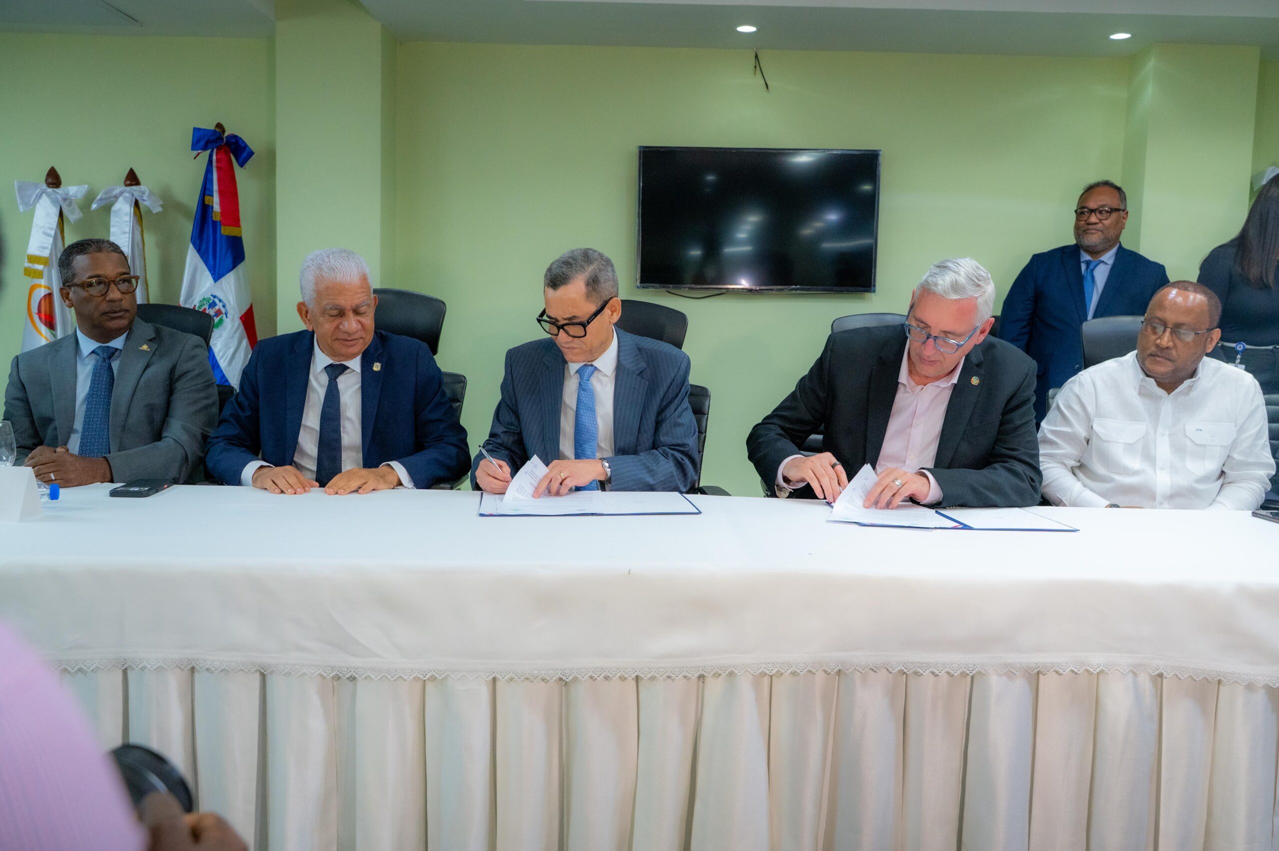 1d9896c3-3d57-414e-8f85-186b6a294132