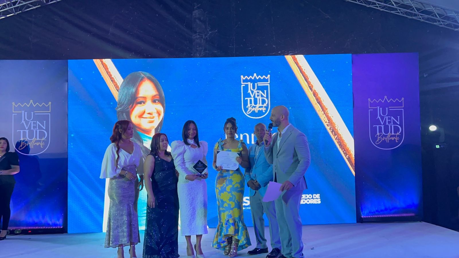 a59f5d09-4f55-4adc-ba9b-84046b6ec930